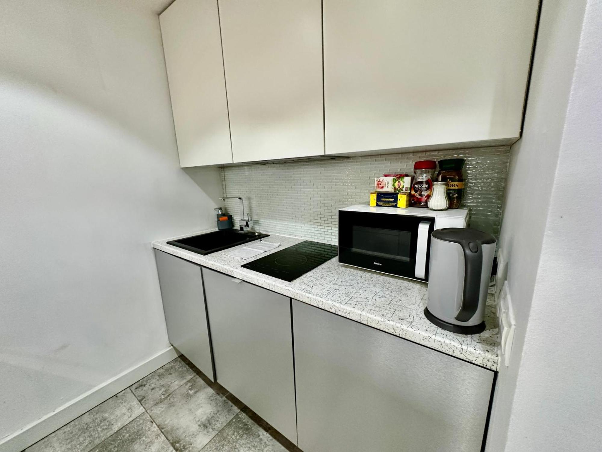 Palace 2 Wifi 600 Mbs 55'Tv Netflix Hbo 2Xmetro Appletv Warsaw Luaran gambar