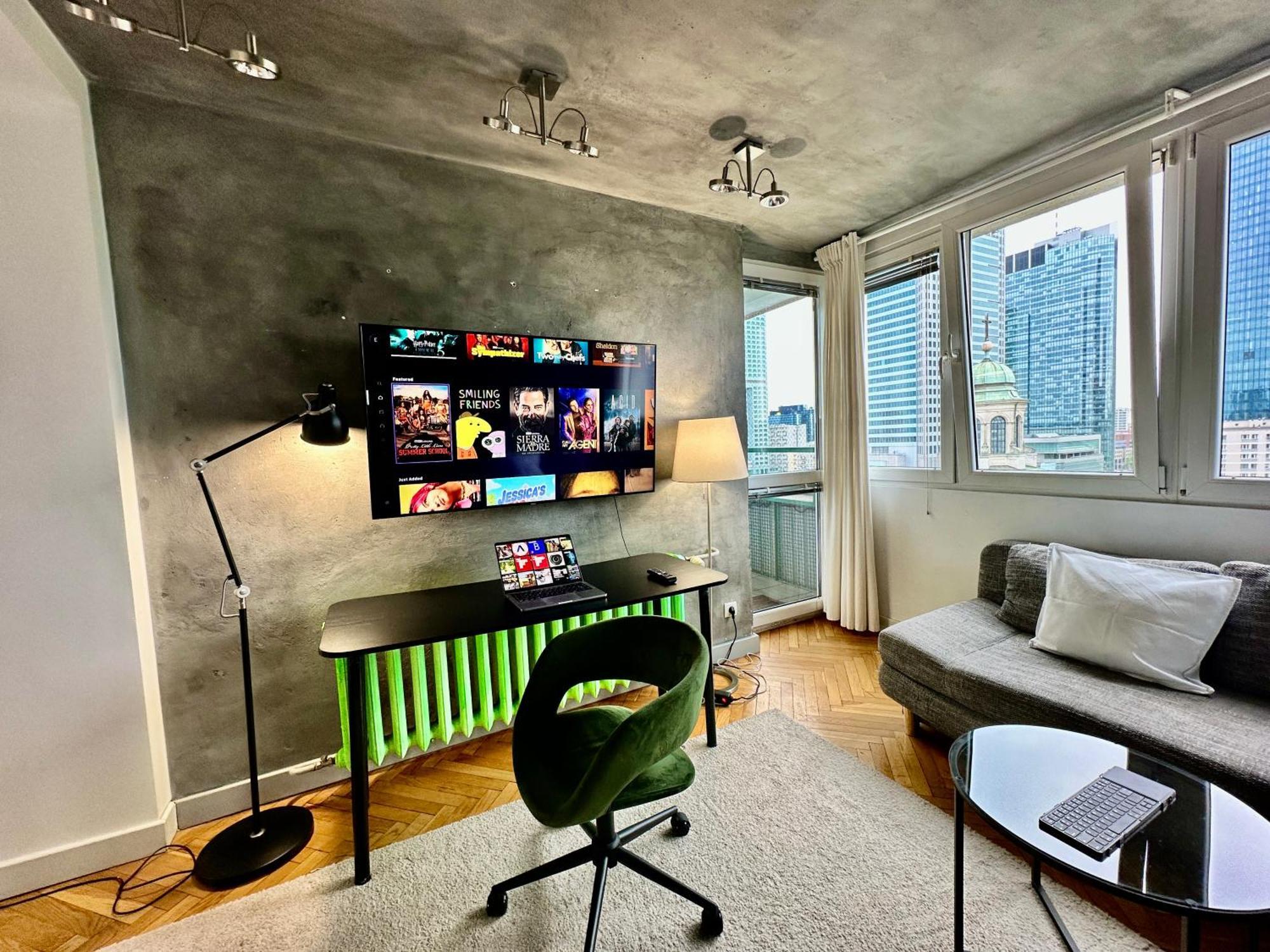 Palace 2 Wifi 600 Mbs 55'Tv Netflix Hbo 2Xmetro Appletv Warsaw Luaran gambar